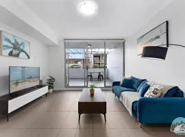 Modern 2-Bed Apt with Balcony in Parramatta CBD