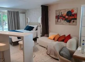 Studio Eik 105 at the pool in nature domain