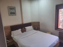 Hotel Nishkarsh House