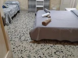 low cost airport room catania bagno privato in camera 800 mt aeroporto