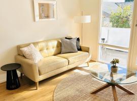 Stunning Modern Self-contained Apartment，位于Burnside的酒店