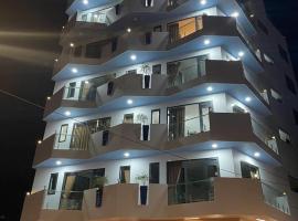 Hilaria Hotel,位于Vạn Ninh的酒店