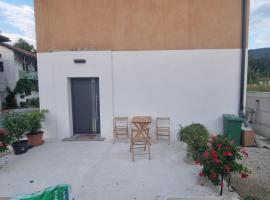 Apartma Danica，位于科巴里德的酒店