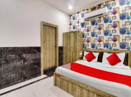 OYO Flagship 81293 Trishan Stays，位于Etāwah的酒店