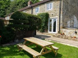 Honeysuckle Cottage，位于Easby的酒店