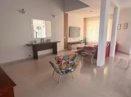 Casa na praia de Bertioga com Pscina e Churrasqueira - até 10 Pessoas