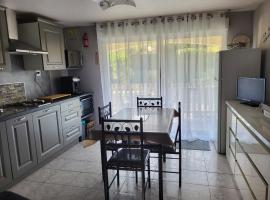 Location gîte dans le var，位于勒托罗纳的酒店