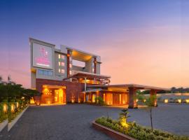 Regenta Central Shivani, Solapur，位于Kondi的酒店