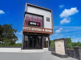 Hotel O ONYX RESTRO & HOTEL，位于加济阿巴德的酒店