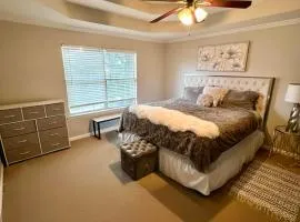 The Plush Retreat Marietta With Soaker Tub Walk In Closet