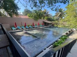 Penthouse Hostel Mirissa，位于米瑞莎的酒店