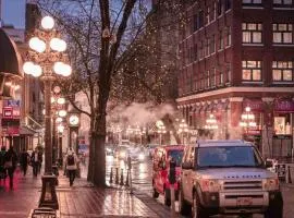 Modern Downtown Stay!