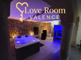Love Room Valence，位于瓦朗斯的酒店