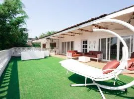 Villa Nazuri w Caretaker