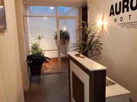 Hotel Aurora，位于Estación Pamplona拉奥罗拉国际机场 - GUA附近的酒店