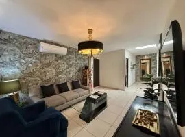 Escala HMO a700 mts del Consulado americano