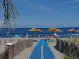 Villa-de Luxe-Salle de bain-Vue sur la campagne à 5 minutes de la mer Qui est composé de 5 chambres