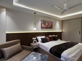 Stay heights near Expo Mart，位于大诺伊达的酒店
