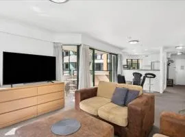 Stylish Braddon Retreat 2Bedroom Free Parking & Pool