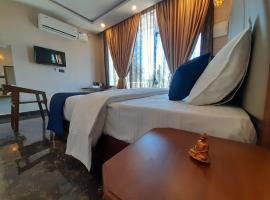 AuroBESHA，位于Puducherry Airpoert的酒店