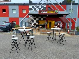 ENZO HOTELS GREEN proximité ZENITH D' AUVERGNE Ex F1 FORMULE 1 CLERMONT FERRAND ISSOIRE COUDES，位于Coudes的酒店