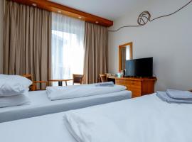 Hotel Opava，位于Jaktař的酒店