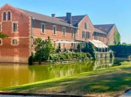 Aux dépendances du Château de Bussemont