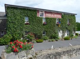 米尔吧酒店，位于阿斯隆Derryglad Folk Museum附近的酒店