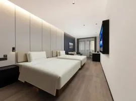 上海新天地大世界地铁站亚朵酒店