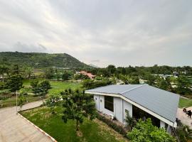 HillRock Resort & Villas, Neral-Karjat，位于卡尔贾特的酒店