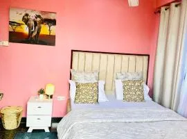 Urban Affordable Private City Room- Amazing View, Fast WiFi & Walkable Location