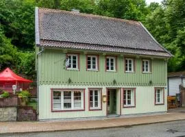 Altes Höhlenführerhaus