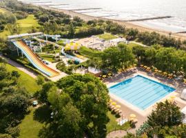 Pra' Delle Torri - Adria Holiday Mobile Homes，位于卡奥莱的酒店