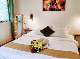 Feel home no 3 private house 2BR，位于新孔的酒店