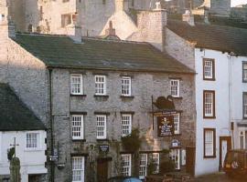 The Black Swan Hotel，位于米德尔赫姆的酒店