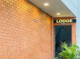 Lavish Hotel BG-Lodge，位于班加罗尔的酒店