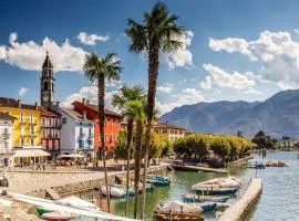 Apartment with two rooms and shared bathroom