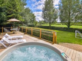 1 Luckington Stables-W8321，位于Holcombe的酒店