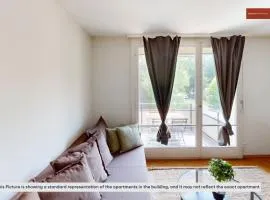Simple and Comfortable 2BR Apartment in Zurich