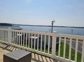 The Seaflower - With Lake Views