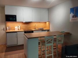 Alpine apartment in Swiss village of Torgon，位于Torgon的酒店