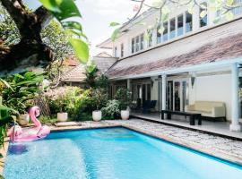 3BR, Sanur, Villa, Warm Pool, Piano, King, Tubs，位于登巴萨的酒店