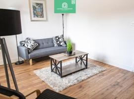 3 Bedroom House Centre Of Lincoln sleeps 6，位于North Hykeham的酒店