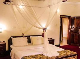Central Inn Entebbe，位于恩德培恩德培国际机场 - EBB附近的酒店