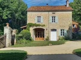 The Coach House-3 Bed-2 Bath-Garden-PetsOK-FreeP