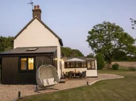 Historic Farmhouse Retreat Foot of the South Downs