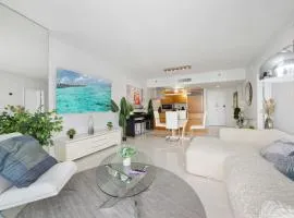 Icon Brickell Condo with Pool, Spa, Gym and City Views