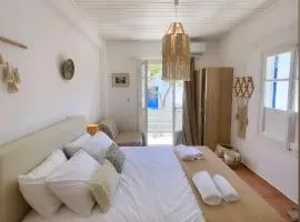 Batis Andros Rooms