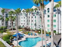 Renovated Condo Near Disney Free Shuttle To Parks