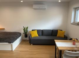 Apartma Tomy，位于多姆扎莱的酒店